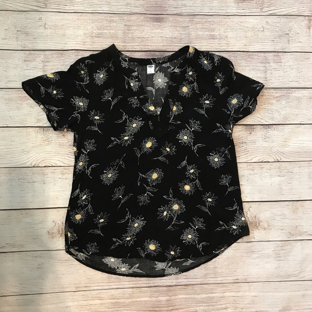 Old Navy black Floral Top